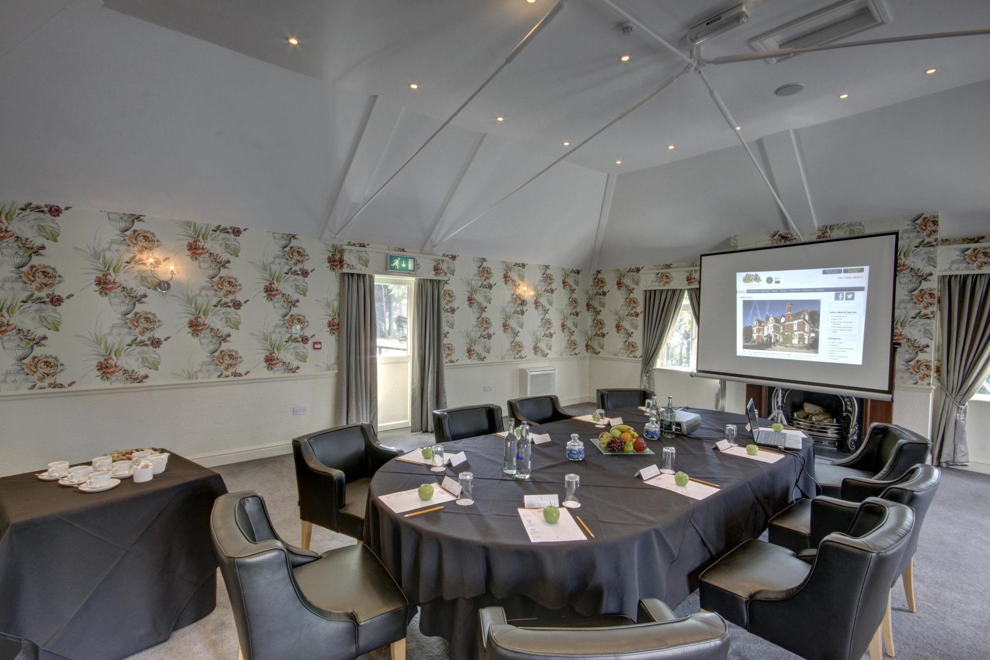 The Coed-Y-Mwstwr Hotel Bridgend  Ngoại thất bức ảnh